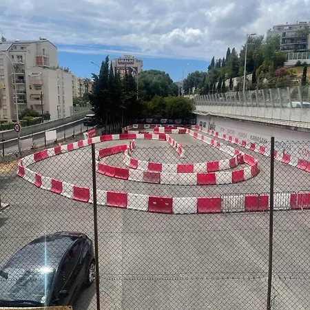 Apartment Privee Dans Familiale Nizza